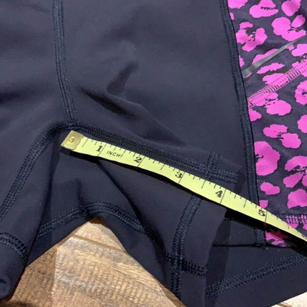 Lululemon short bike shorts - Picture 7 of 9